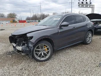 2018 Alfa Romeo Stelvio ZASFAKBN0J7B76011