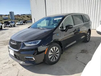 2024 Chrysler Pacifica Hybrid 2C4RC1S70RR134623