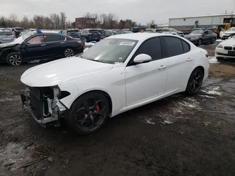 2017 Alfa Romeo Giulia ZARFAECN8H7554682