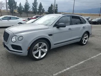 2017 Bentley Bentayga SJAAC2ZV0HC015387