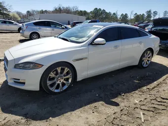 2016 Jaguar XJ-Series SAJWA2G70G8W01136