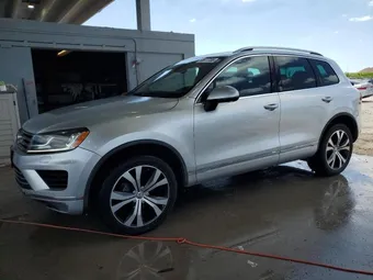 2017 Volkswagen Touareg WVGRF7BP9HD002130