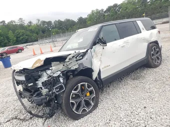 2024 Rivian R1S 7PDSGABA7RN034025