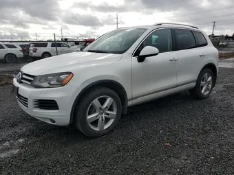 2014 Volkswagen Touareg WVGEP9BP8ED001635