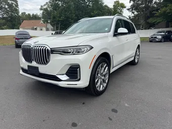 2019 BMW X7 5UXCW2C5XKLB43880