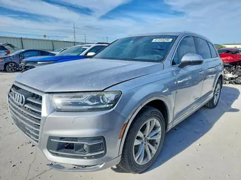 2019 Audi Q7 WA1AAAF73KD013939