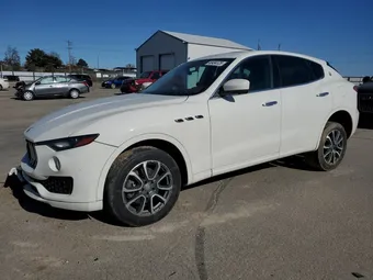 2017 Maserati Levante ZN661XUAXHX256585