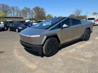 2024 Tesla Cybertruck 7G2CEHED8RA017372