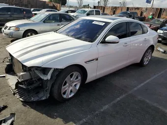 2017 Jaguar XF SAJBD4BV9HCY44398