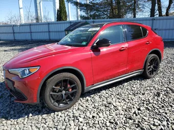 2018 Alfa Romeo Stelvio ZASFAKPN1J7B80657