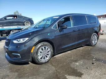 2023 Chrysler Pacifica Hybrid 2C4RC1L7XPR632260