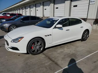 2018 Maserati Quattroporte ZAM56YPL9J1274095