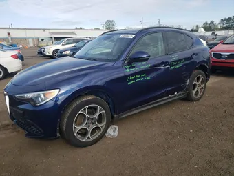 2018 Alfa Romeo Stelvio ZASFAKPN8J7B69591