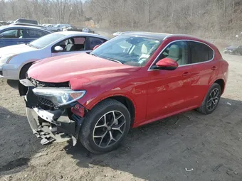 2021 Alfa Romeo Stelvio ZASPAKBN5M7D00170