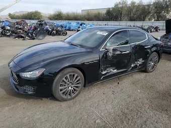2018 Maserati Ghibli ZAM57YTA4J1296684
