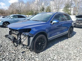 2016 Volkswagen Touareg WVGEP9BP5GD003216