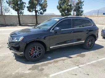 2016 Volkswagen Touareg WVGEF9BP0GD007399