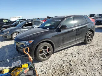 2018 Alfa Romeo Stelvio ZASFAKPN1J7B87527
