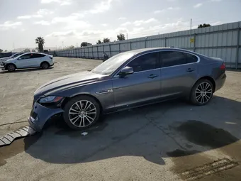 2016 Jaguar XF SAJBE4BV8GCY13204
