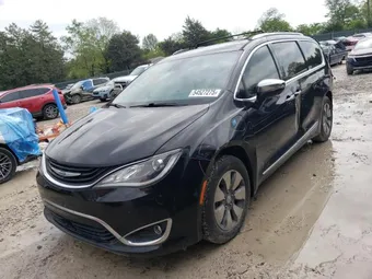 2018 Chrysler Pacifica Hybrid 2C4RC1N72JR105592