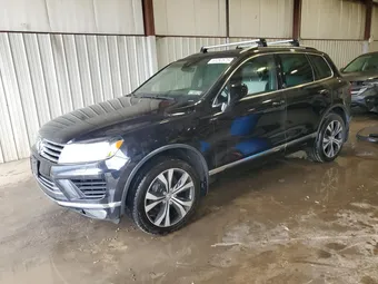 2017 Volkswagen Touareg WVGRF7BP0HD002906