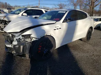2023 Maserati Levante ZN661YUM8PX429941