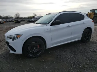 2022 Alfa Romeo Stelvio ZASPAKBN1N7D42188