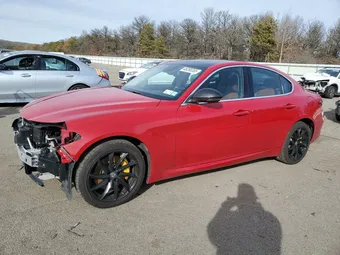 2017 Alfa Romeo Giulia ZARFAEDNXH7560496
