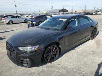 2022 Audi S8 WAULSAF84NN000519