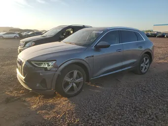 2019 Audi e-tron WA1LAAGE2KB024366