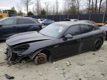2016 Porsche Panamera WP0AA2A77GL001213