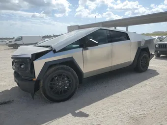 2025 Tesla Cybertruck 7G2CEHED9SA058910