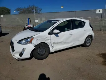2016 Toyota Prius C JTDKDTB36G1121951