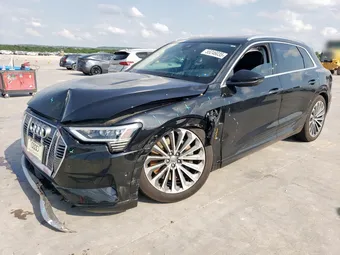 2019 Audi e-tron WA1VABGE1KB013888