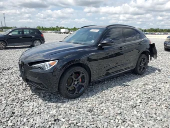 2022 Alfa Romeo Stelvio ZASPAKBN2N7D24671