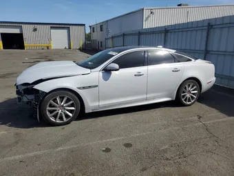 2016 Jaguar XJ SAJWA1C70G8W02755