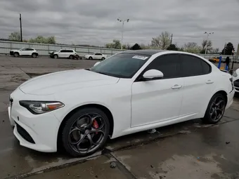 2017 Alfa Romeo Giulia ZARFAEEN8H7543873