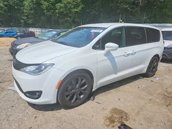 2018 Chrysler Pacifica 2C4RC1FG5JR235381