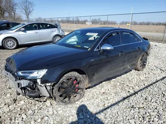 2018 Audi RS4 WAUB4AF40JA002157