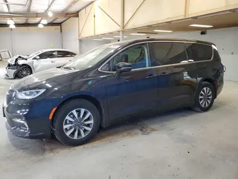 2024 Chrysler Pacifica Hybrid 2C4RC1S77RR158336