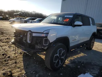 2024 Rivian R1S 7PDSGABA0RN031287