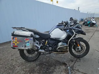 2016 BMW R WB10A1203GZ666577