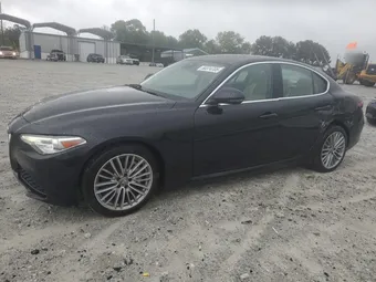 2018 Alfa Romeo Giulia ZARFAEEN2J7590452