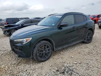 2021 Alfa Romeo Stelvio ZASPAJAN9M7D00233