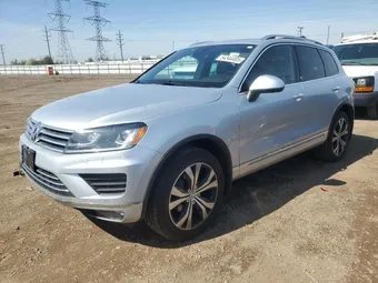 2017 Volkswagen Touareg WVGRF7BP6HD005745