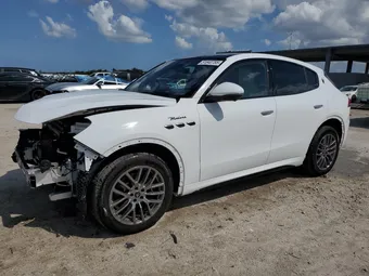 2023 Maserati Grecale ZN682AVMXP7417530