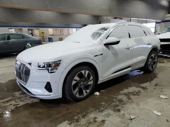 2021 Audi e-tron WA1LAAGE9MB003971