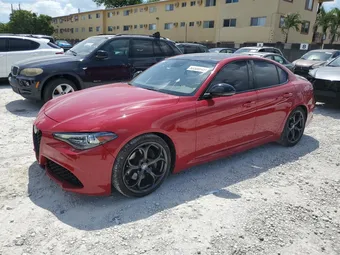 2018 Alfa Romeo Giulia ZARFAEBN6J7597215