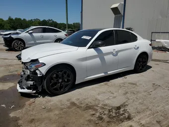 2021 Alfa Romeo Giulia ZARFAMAN8M7639772