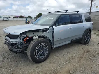 2025 Rivian R1S 7PDSGBBA6SN046193